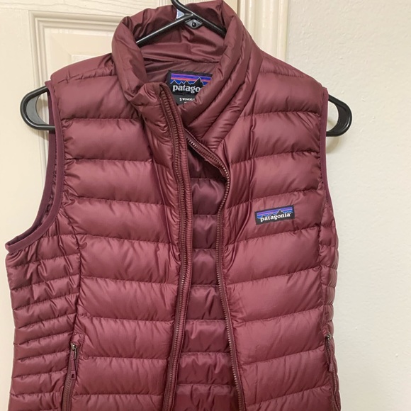 Jackets & Blazers - Patagonia down sweater vest